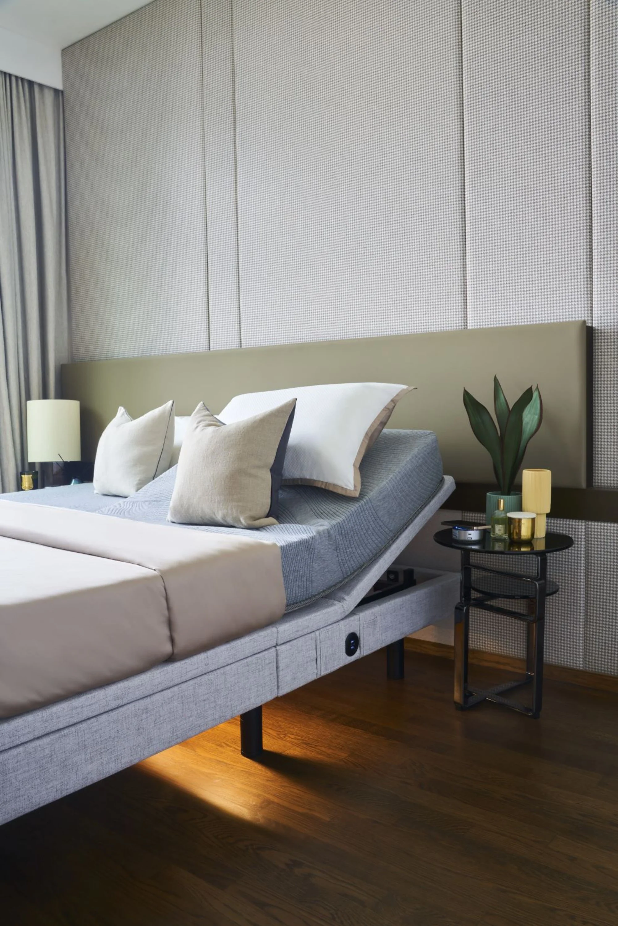 Simmons Adjustable Bed - Image 2